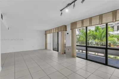 13951 Kendale Lakes Cir #208A, Miami: photo 1 of 45