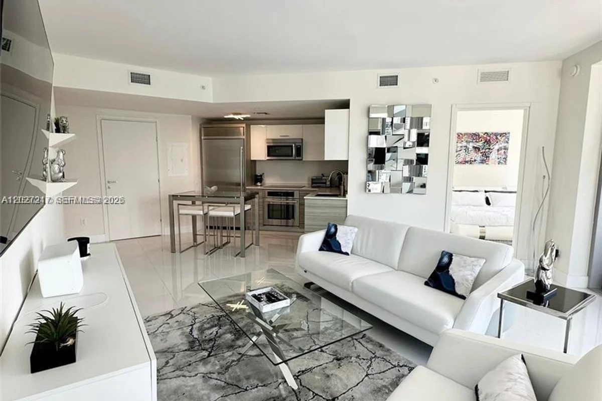 1300 Brickell Bay Dr #3101, Miami: photo 1 of 16