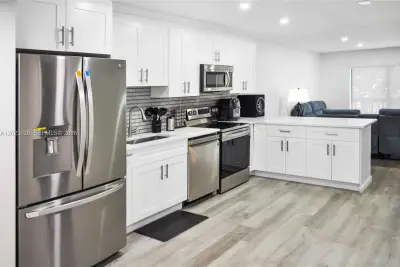 1021 Mockingbird Ln #202, Plantation: photo 1 of 12