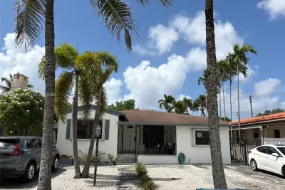 1680 SW 14th Ter, Miami: photo 1 of 27