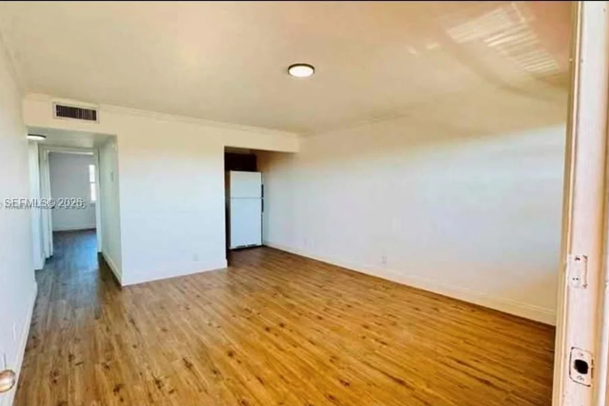 11195 SW 1st St #319, Sweetwater: photo 1 of 10