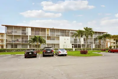 146 Mansfield D, Boca Raton: photo 1 of 12