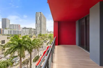 90 NE 32nd St #506, Miami: photo 1 of 28
