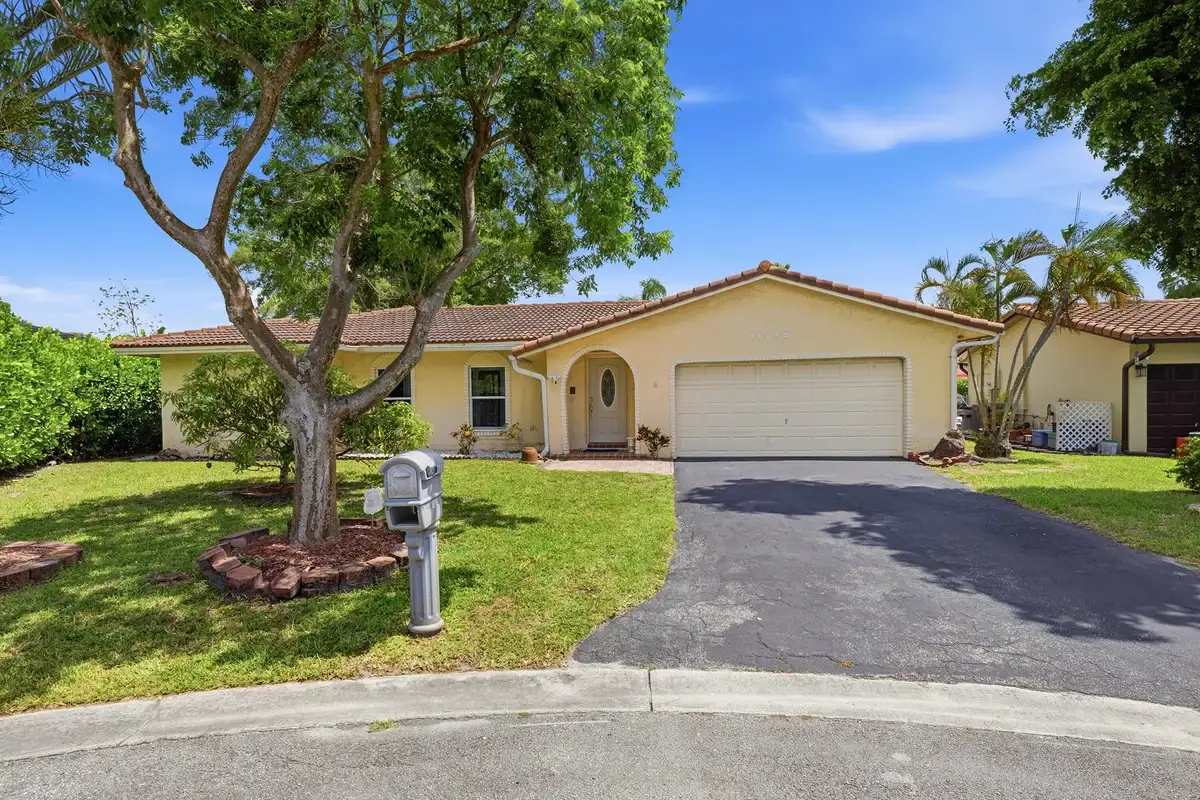 11748 NW 28th St, Coral Springs: photo 1 of 51