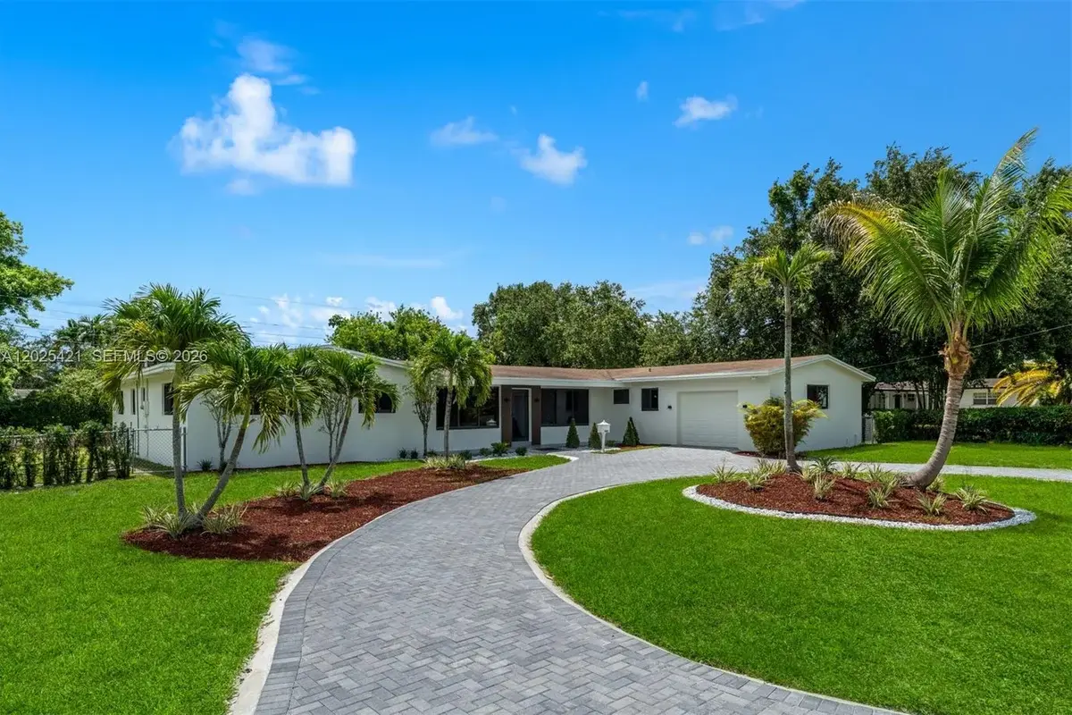 10825 SW 80th Ave, Miami: photo 1 of 25