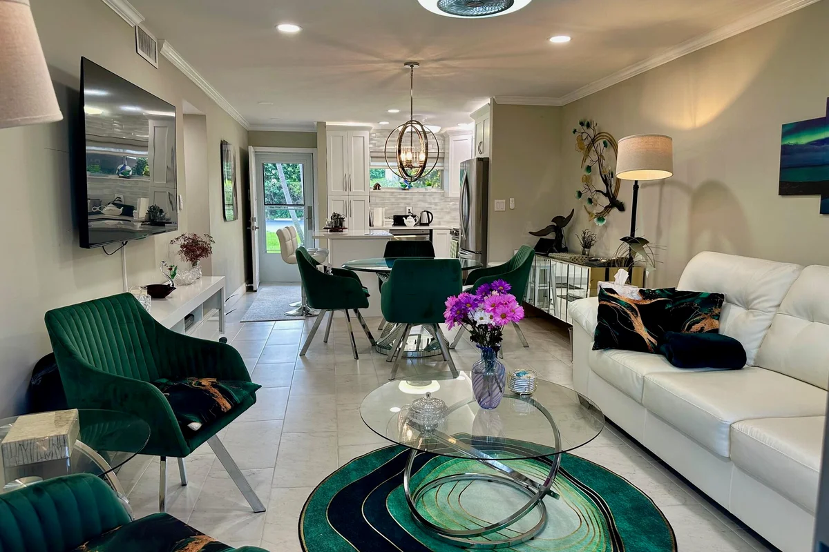 2721 Garden Dr N #105, Lake Worth: photo 1 of 24