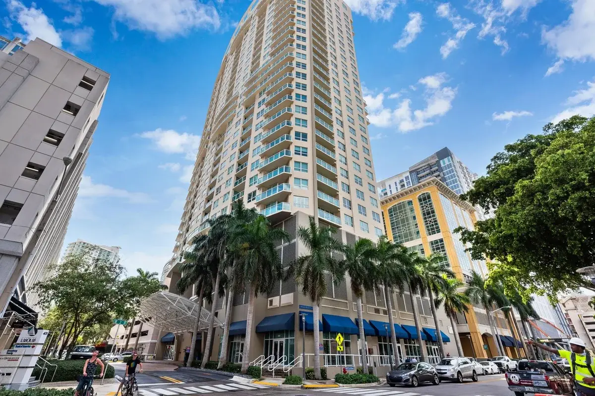 350 SE 2nd St #2280, Fort Lauderdale: photo 1 of 25