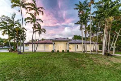 7485 SW 179th St, Palmetto Bay: photo 1 of 98