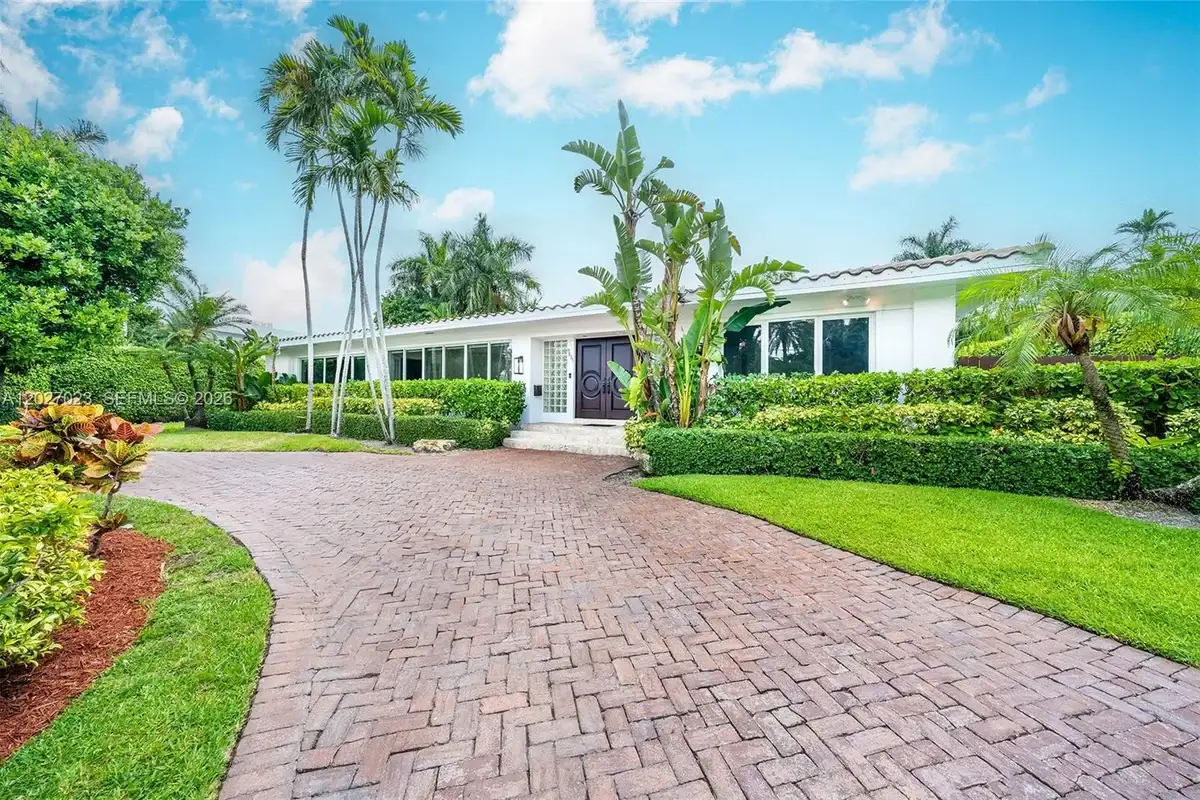 9835 W Broadview Dr, Bay Harbor Islands: photo 1 of 16