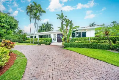 9835 W Broadview Dr, Bay Harbor Islands: photo 1 of 16