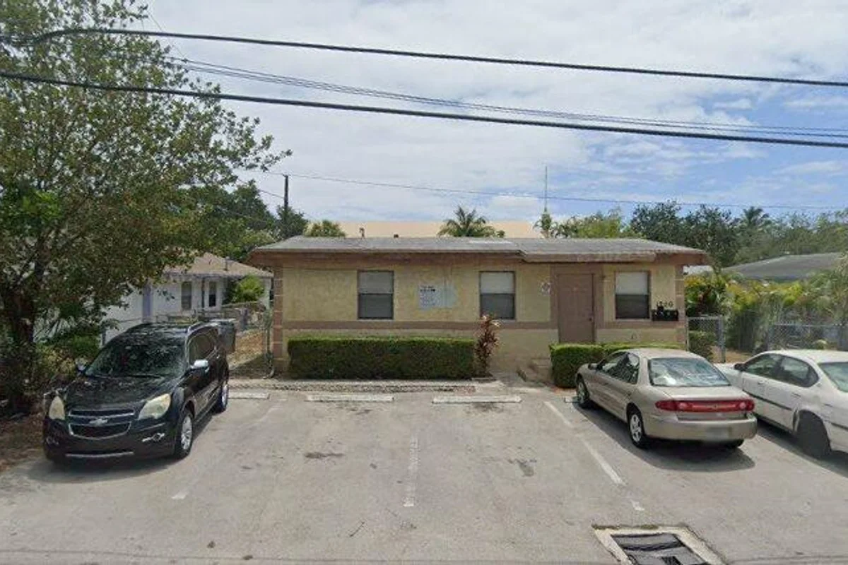 831 NW 17th Ter #1-4, Pompano Beach: photo 1 of 2
