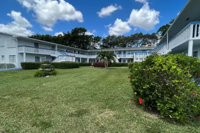 119 E Westbury E, Deerfield Beach: photo 1 of 11