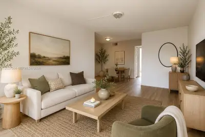 20230 NE 2nd Ave #U20, Miami Gardens: photo 1 of 6