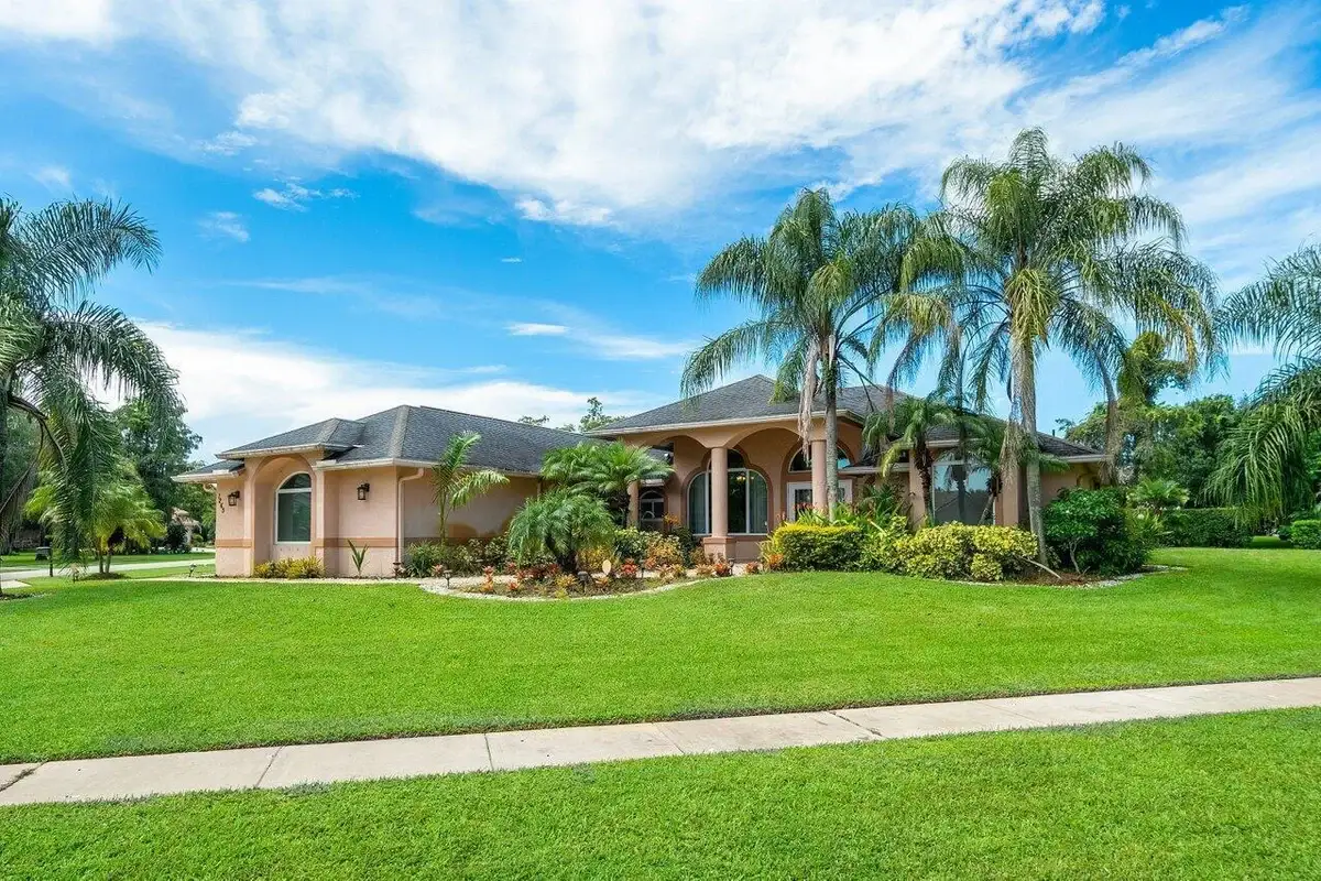 1265 Longlea Ter, Wellington: photo 1 of 28