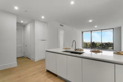 220 Lake Shore Dr #815, West Palm Beach: photo 1 of 96