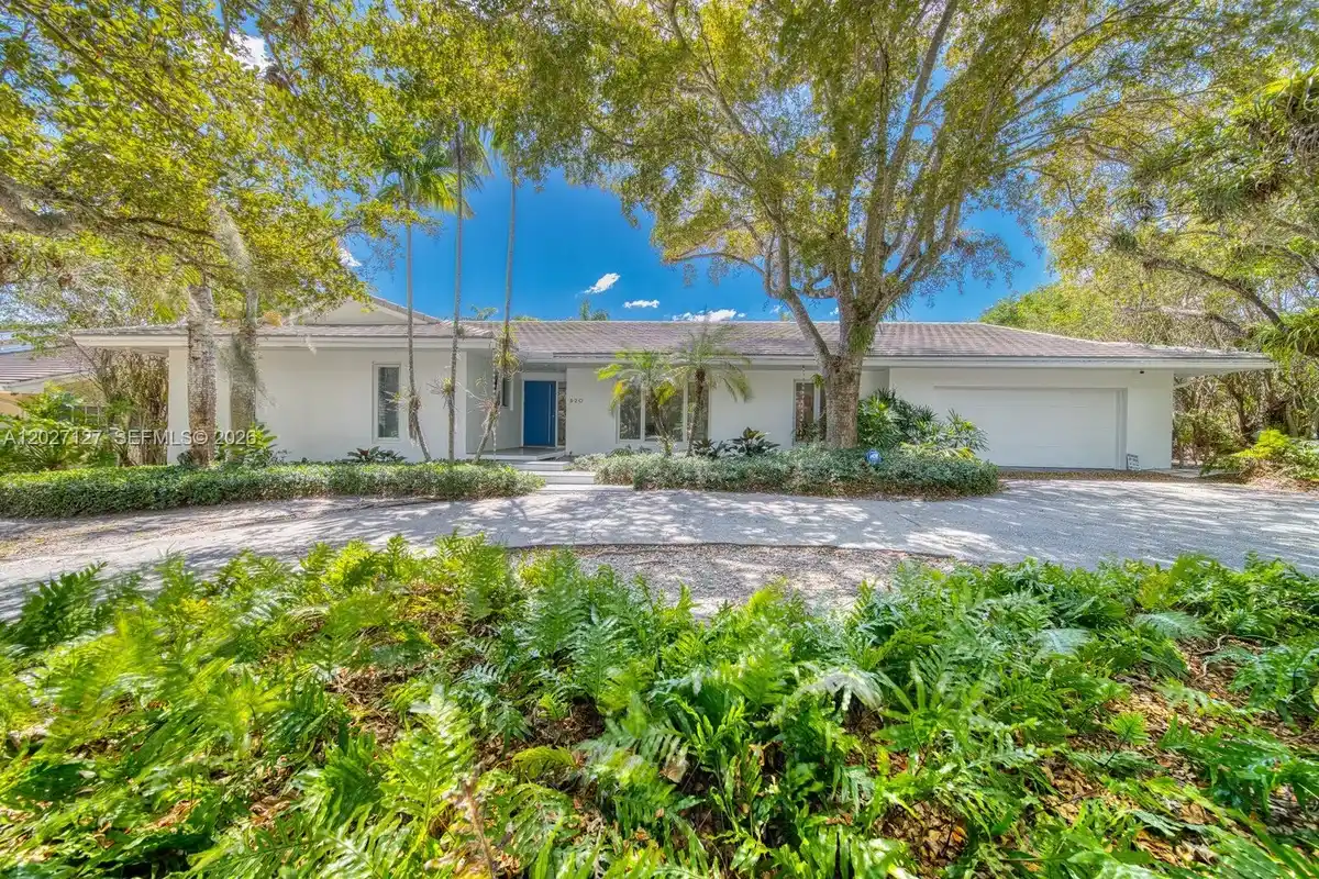620 Conde Ave, Coral Gables: photo 1 of 44