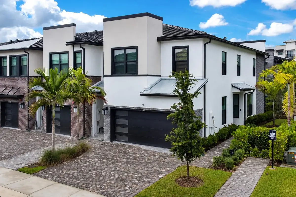 8358 NW 7th Pl, Plantation: photo 1 of 31