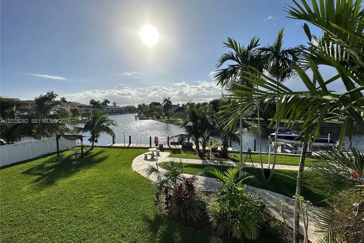 455 Golden Isles Dr #204, Hallandale Beach: photo 1 of 20