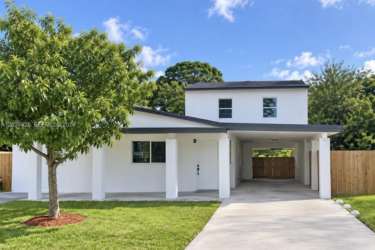 20720 NW 34 Ave, Miami Gardens: photo 1 of 32