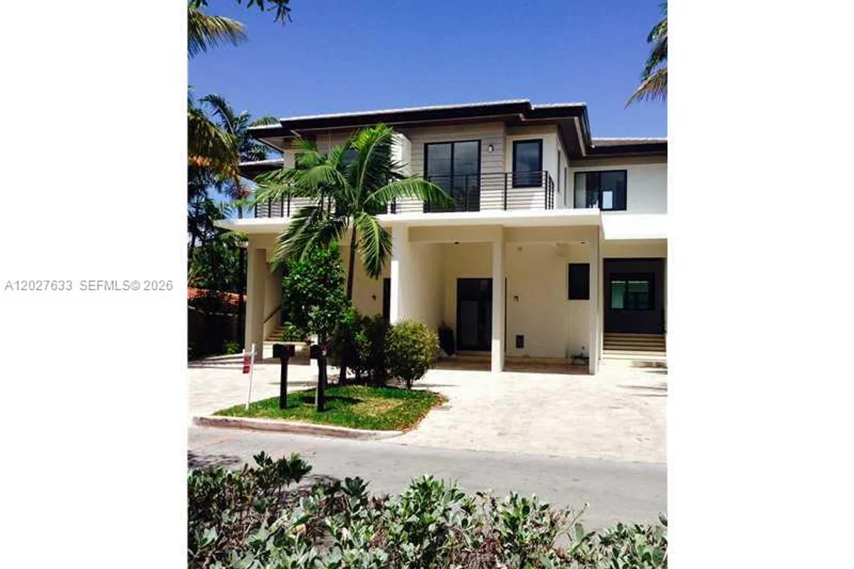 474 Fernwood Rd, Key Biscayne: photo 1 of 8