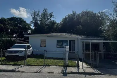 6800 NW 2 Ct, Miami: photo 1 of 4