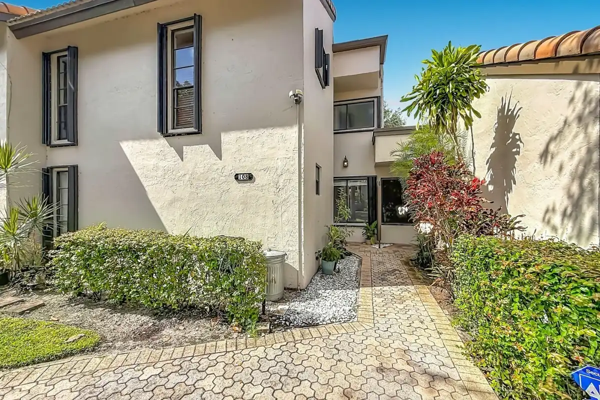 9701 N New River Canal Rd #108b, Plantation: photo 1 of 24