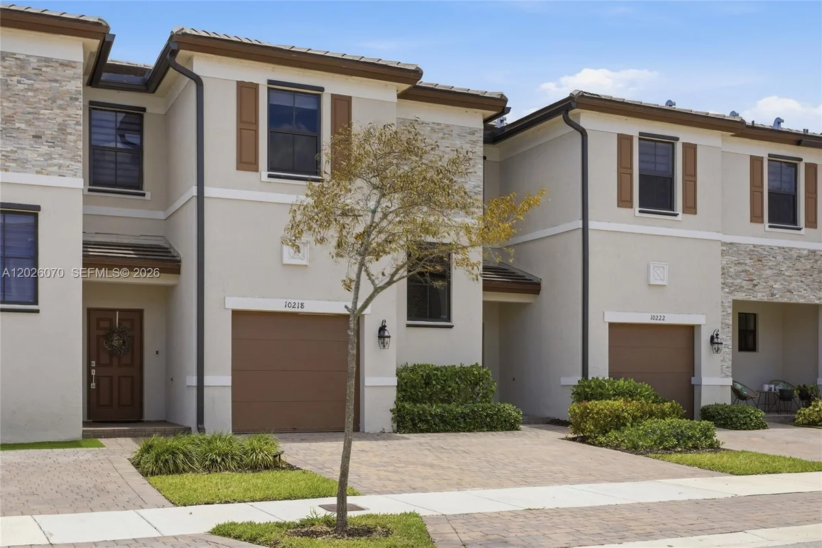 10218 SW 231st Ln, Cutler Bay: photo 1 of 38