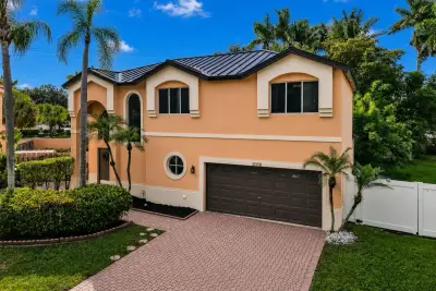 2510 Rampart Way S, Hollywood: photo 1 of 33