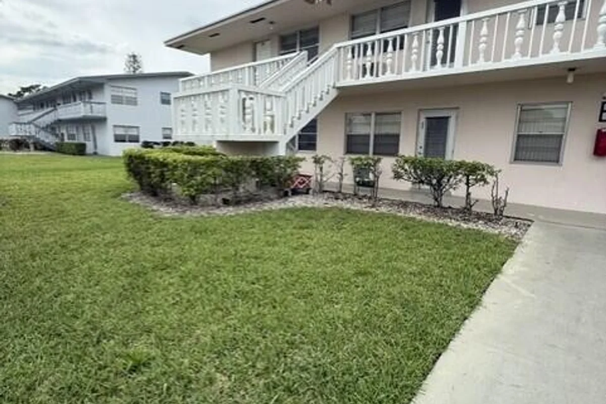 36 Norwich B, West Palm Beach: photo 1 of 1
