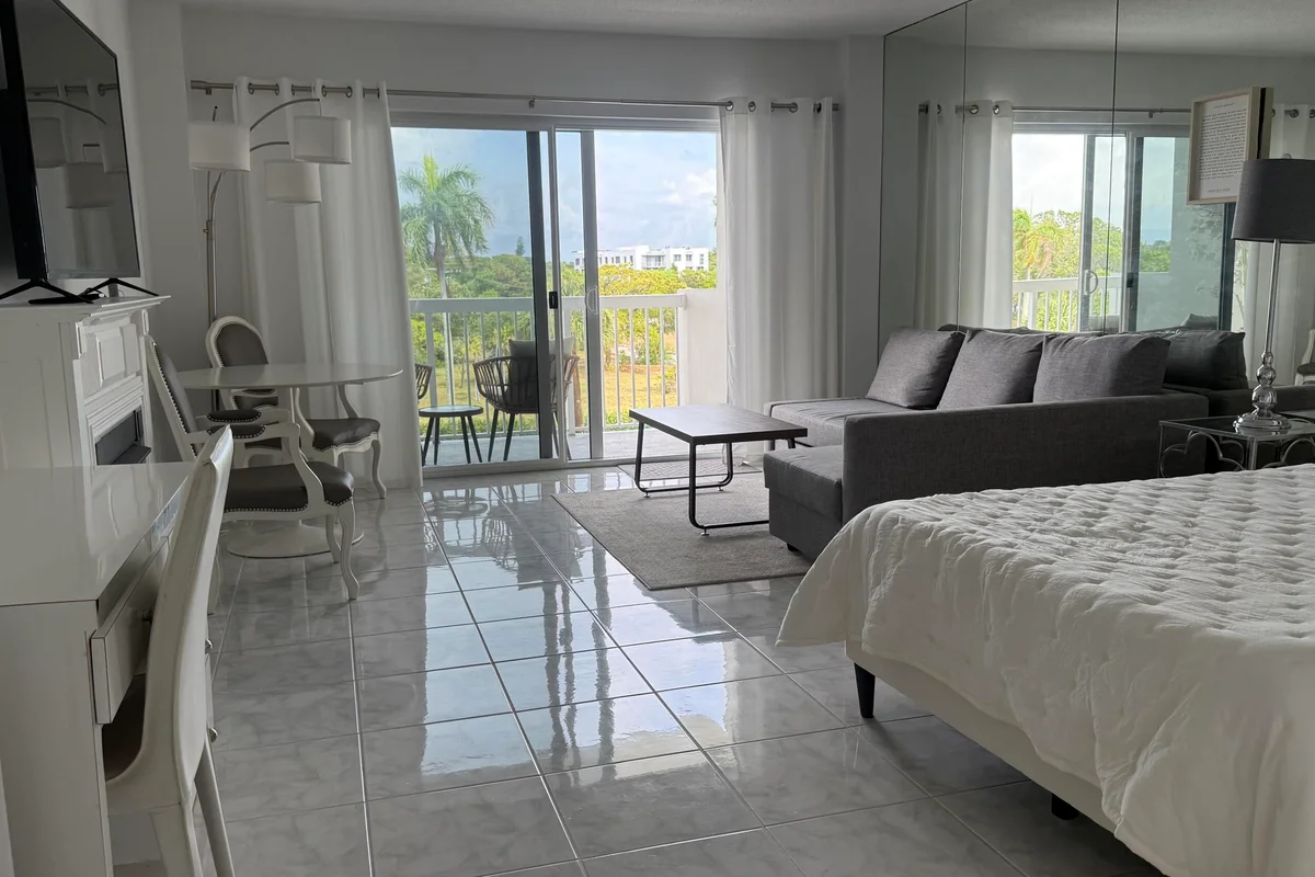 2600 N Flagler Dr #413, West Palm Beach: photo 1 of 22