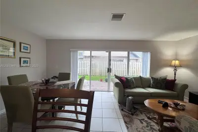 12204 NW 36th Pl, Sunrise: photo 1 of 25