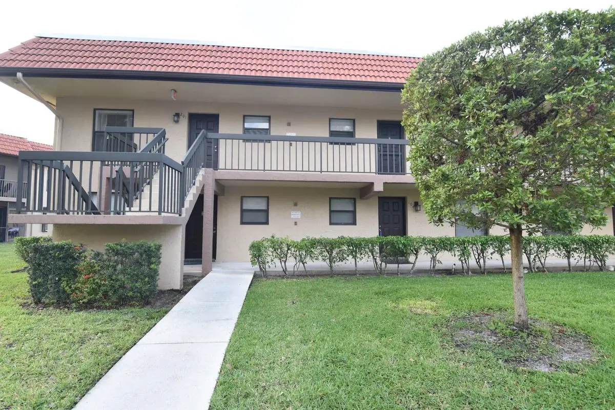 21895 Lake Forest Cir #102, Boca Raton: photo 1 of 19