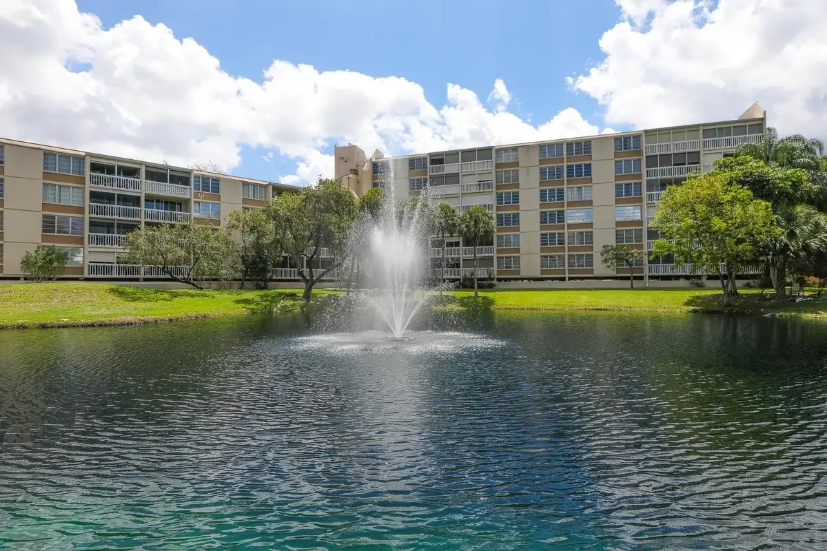 7081 Environ Blvd #143, Lauderhill: photo 1 of 48