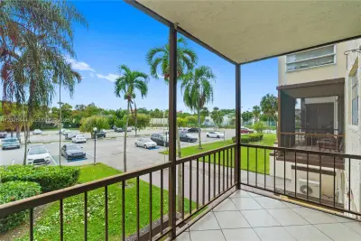 7100 NW 17th St #219, Plantation: photo 1 of 29