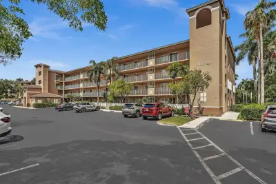 12511 Imperial Isle Dr #402, Boynton Beach: photo 1 of 51