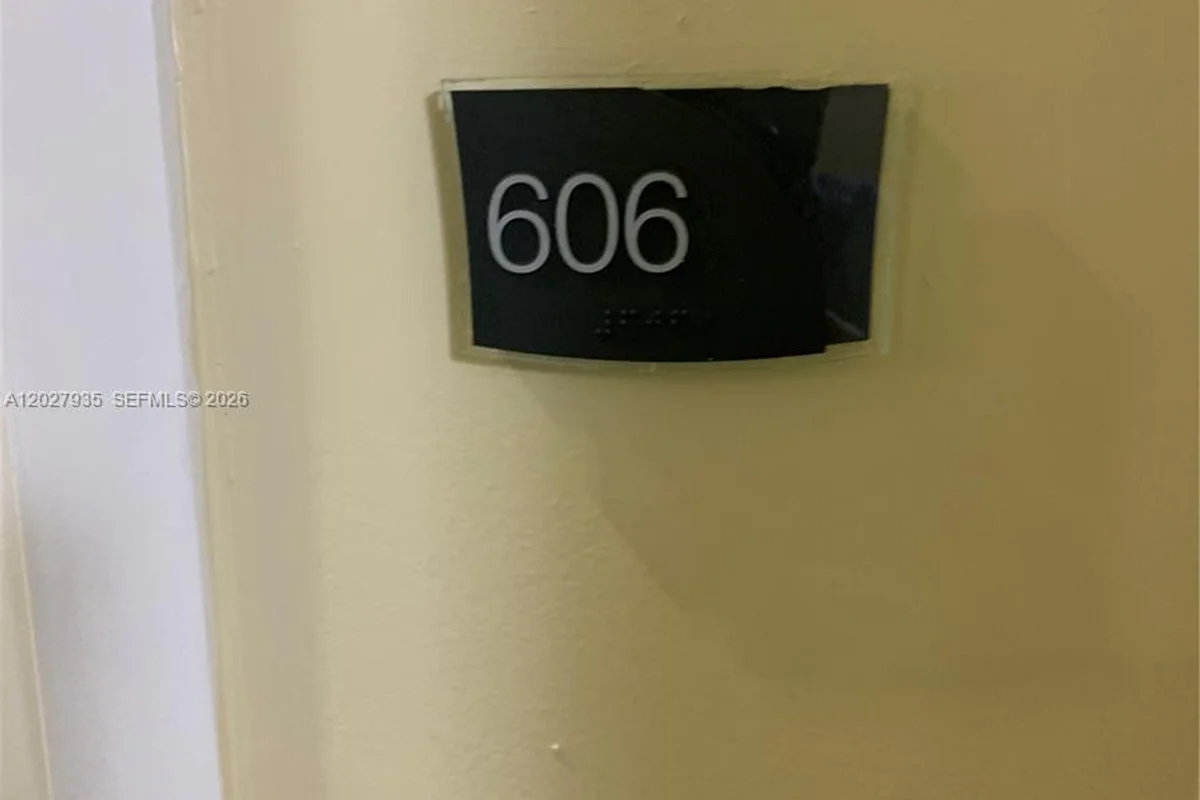 Condo in Hallandale Beach: photo 1 of 12