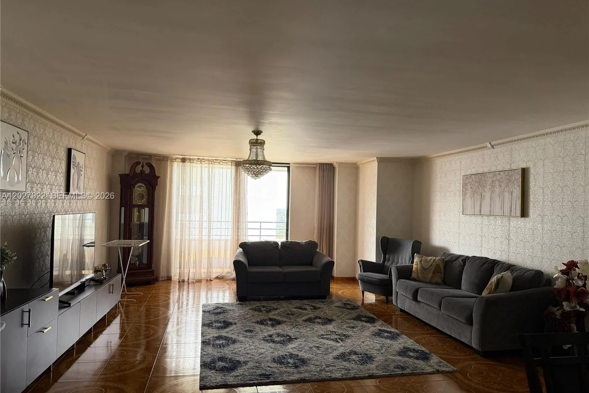 2500 Parkview Dr #1712, Hallandale Beach: photo 1 of 21