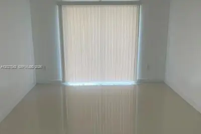 16465 NE 22nd Ave #110, North Miami Beach: photo 1 of 7