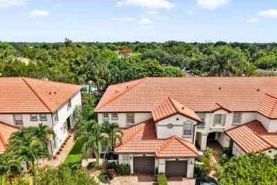 9731 Darlington Pl, Cooper City: photo 1 of 34
