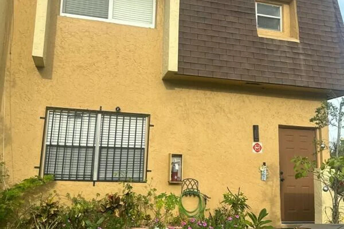 5601 Blueberry Ct #157, Lauderhill: photo 1 of 4