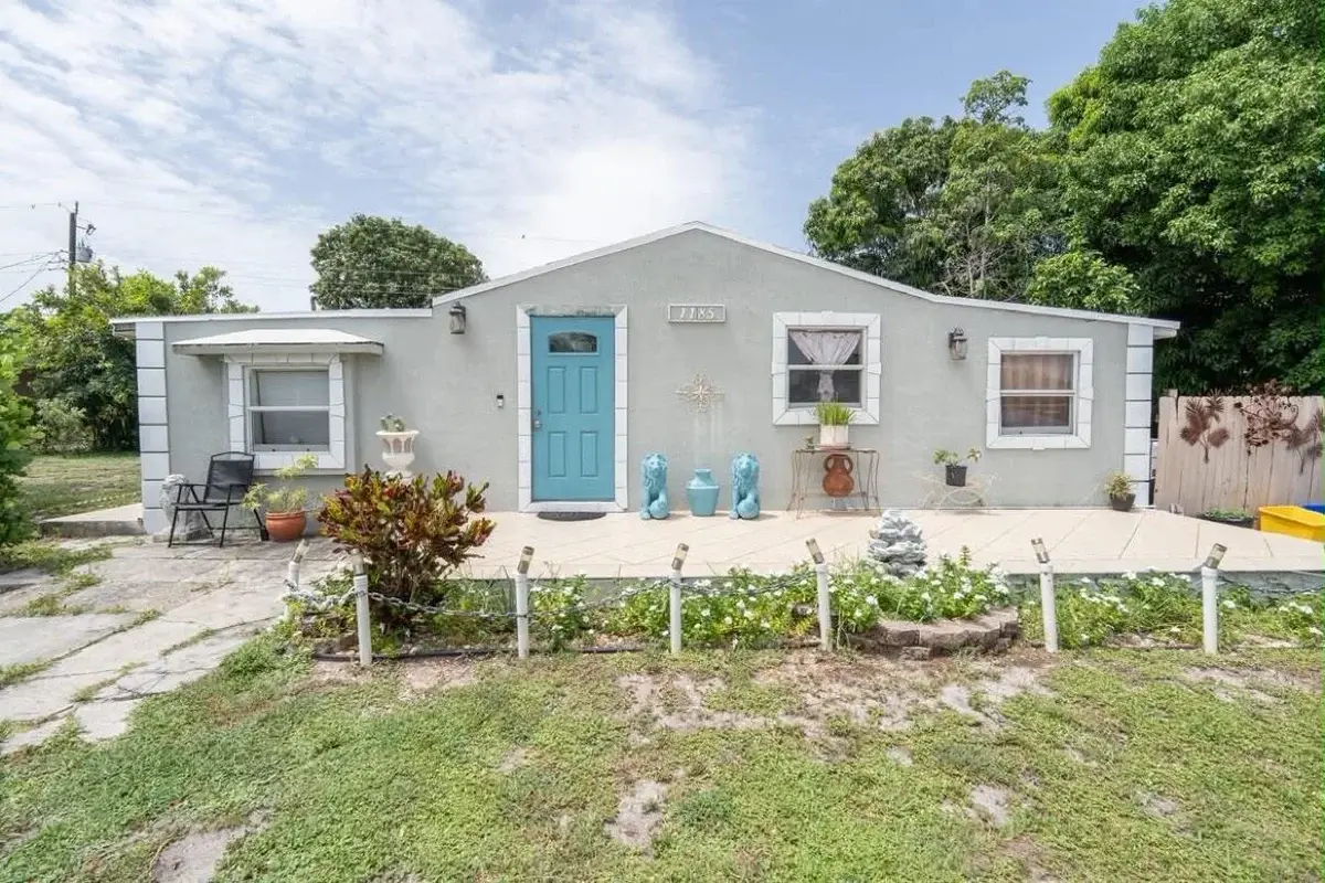 1185 Alto Rd, Lake Worth: photo 1 of 15