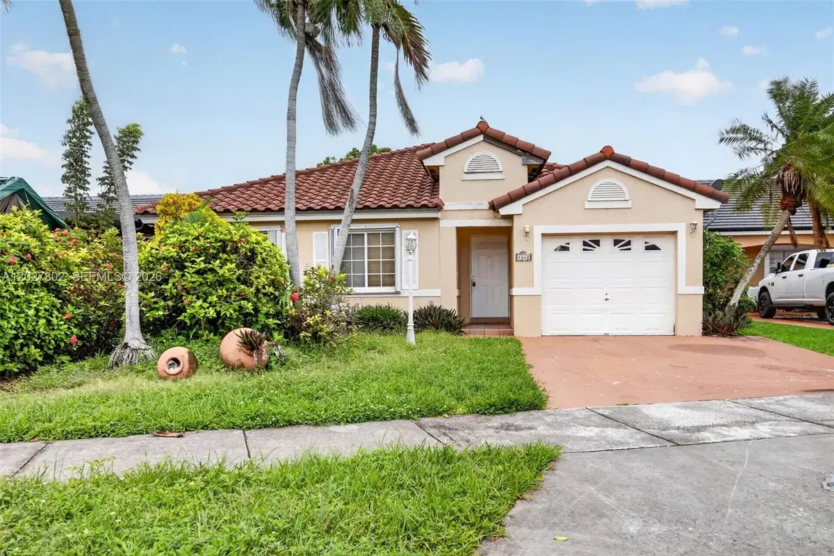 8462 SW 158th Ct, Miami: photo 1 of 4