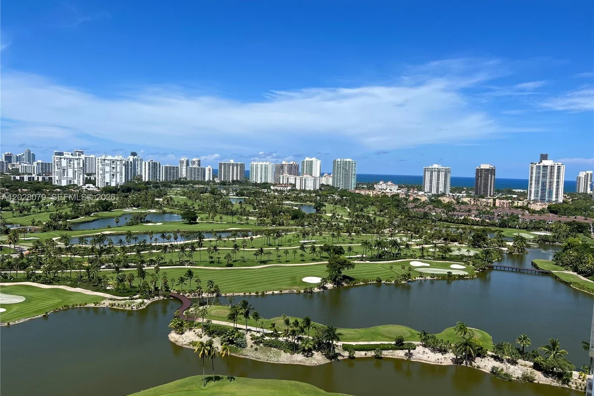 19501 W Country Club Dr #2313, Aventura: photo 1 of 8