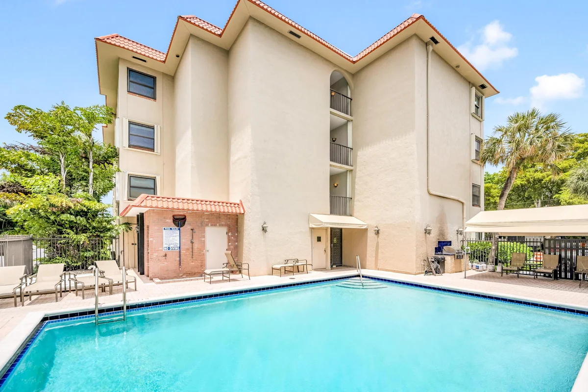 615 NE 12th Ave #312, Fort Lauderdale: photo 1 of 34