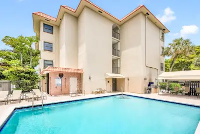 615 NE 12th Ave #312, Fort Lauderdale: photo 1 of 34