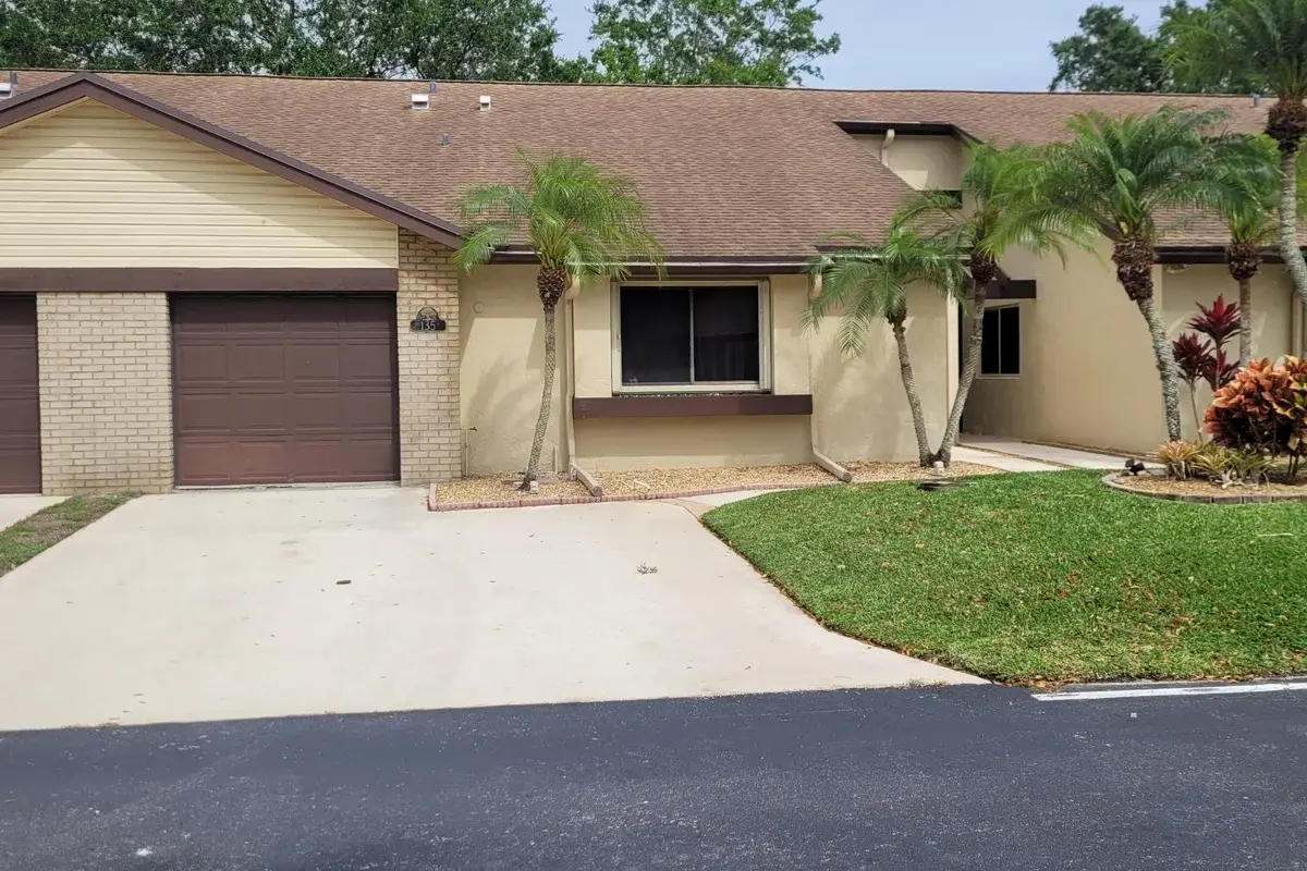 135 Meander Cir, Royal Palm Beach: photo 1 of 12