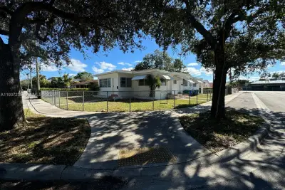 Home in Miami: photo 1 of 42
