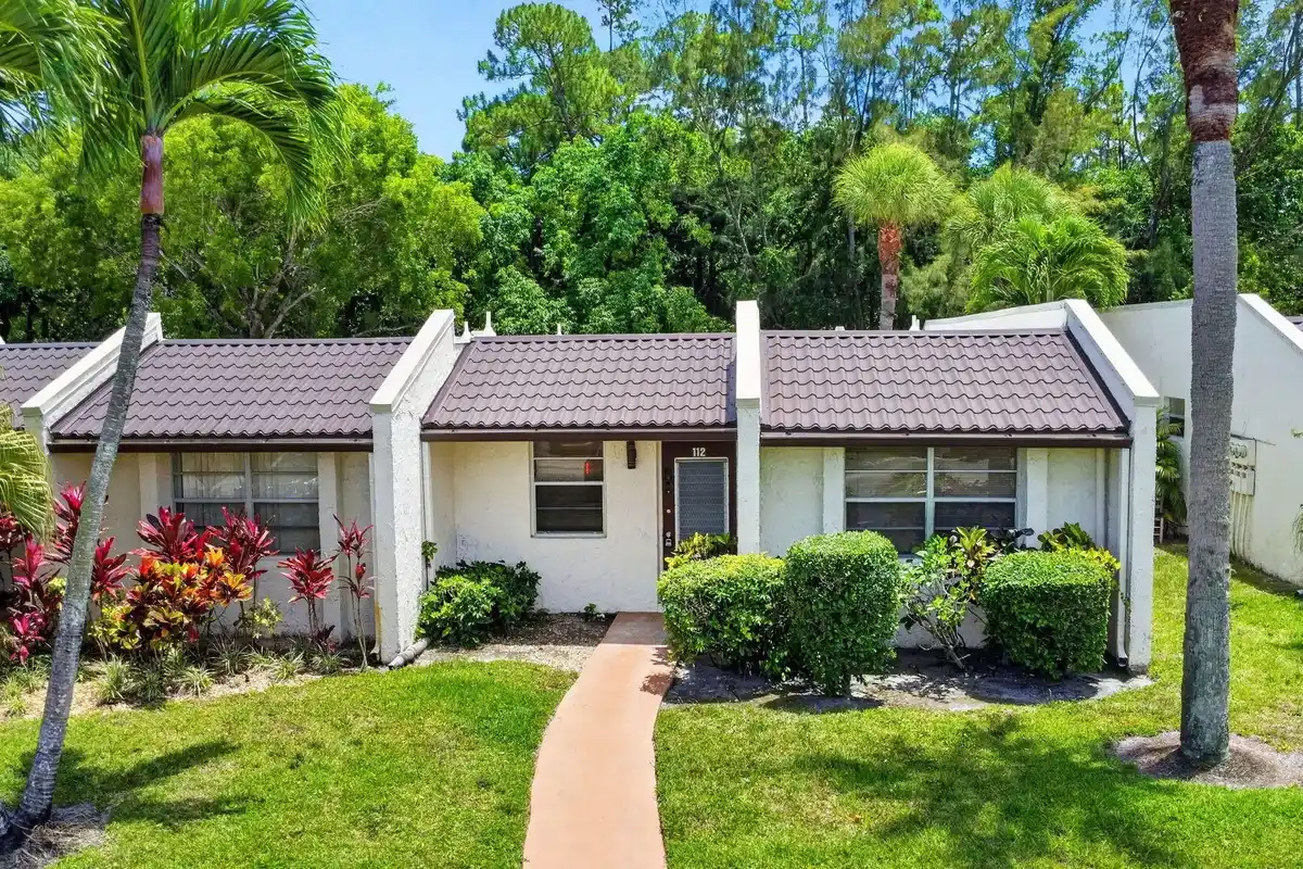 112 Lake Olive Dr, Royal Palm Beach: photo 1 of 64
