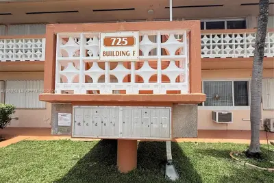 725 SW 11 Ave #F8, Hallandale Beach: photo 1 of 13