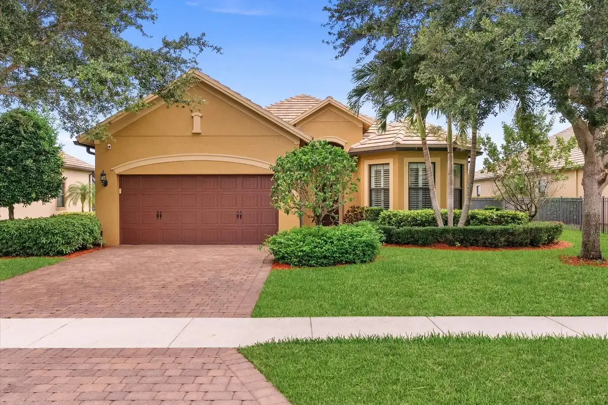4452 Siena Cir, Wellington: photo 1 of 55